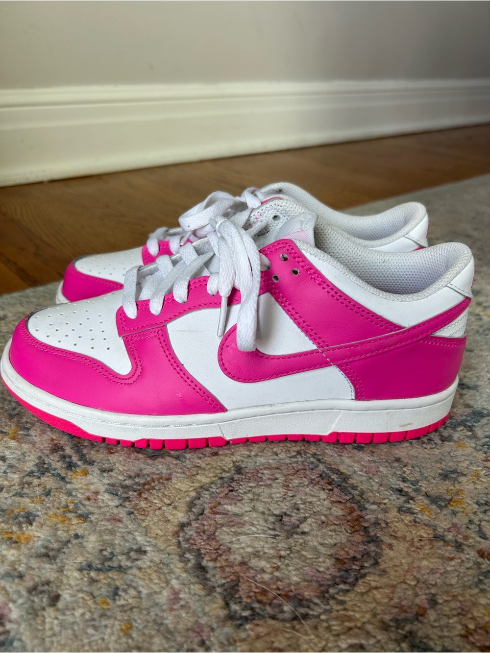 Nike Kids White and Hot Pink Low-Top Sneakers